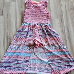 This is a super cute summer dress